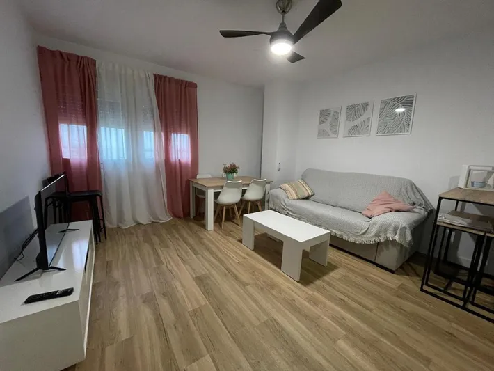 Apartamento de vacaciones para 6 personas, con vistas y terraza - 1
