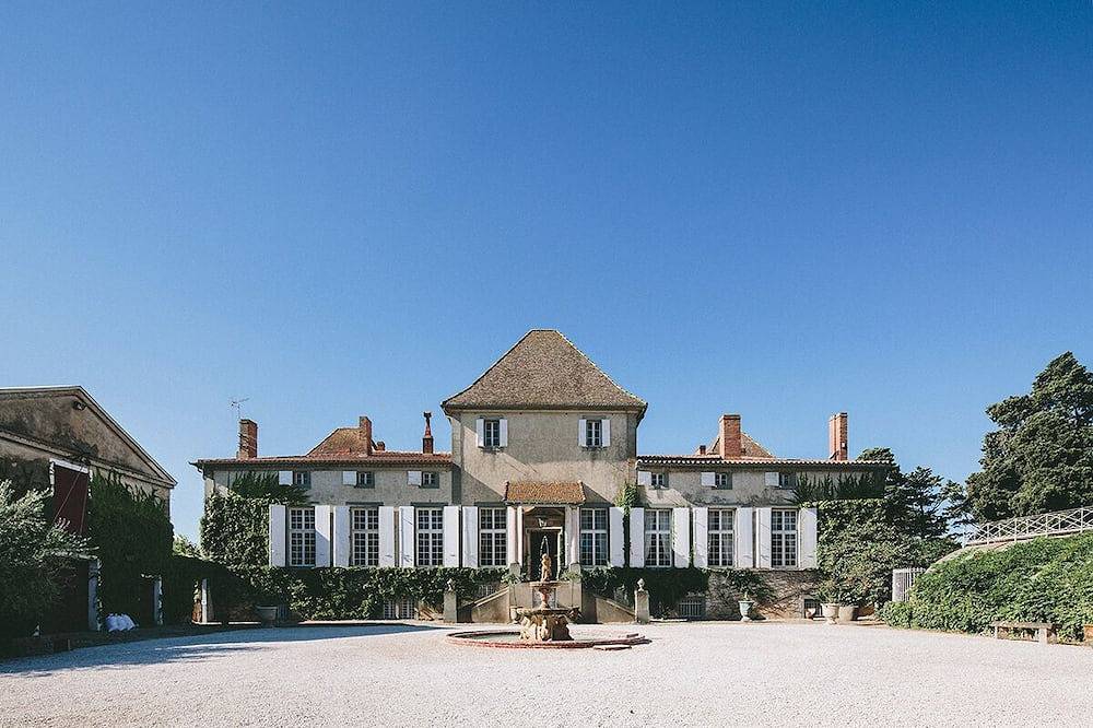 Séjour dans chateau viticole : domaine avec piscine pour des vacances de rêve in Paraza, Côte méditerranéenne (France)