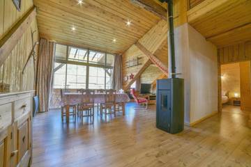 Appartement de vacances pour 9 personnes, avec vue et balcon, animaux acceptés dans Office de Tourisme du Pays d'Ornans