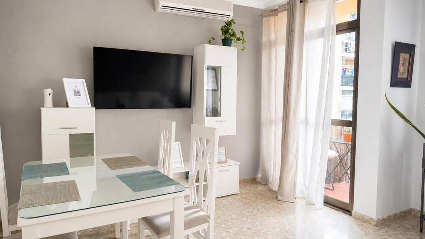 Gîte pour 7 personnes, avec Balcon et Terrasse à Campillos