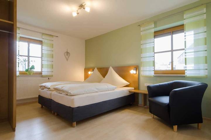 Ferienwohnung für 3 Personen, mit Balkon und Garten in Waischenfeld - 2