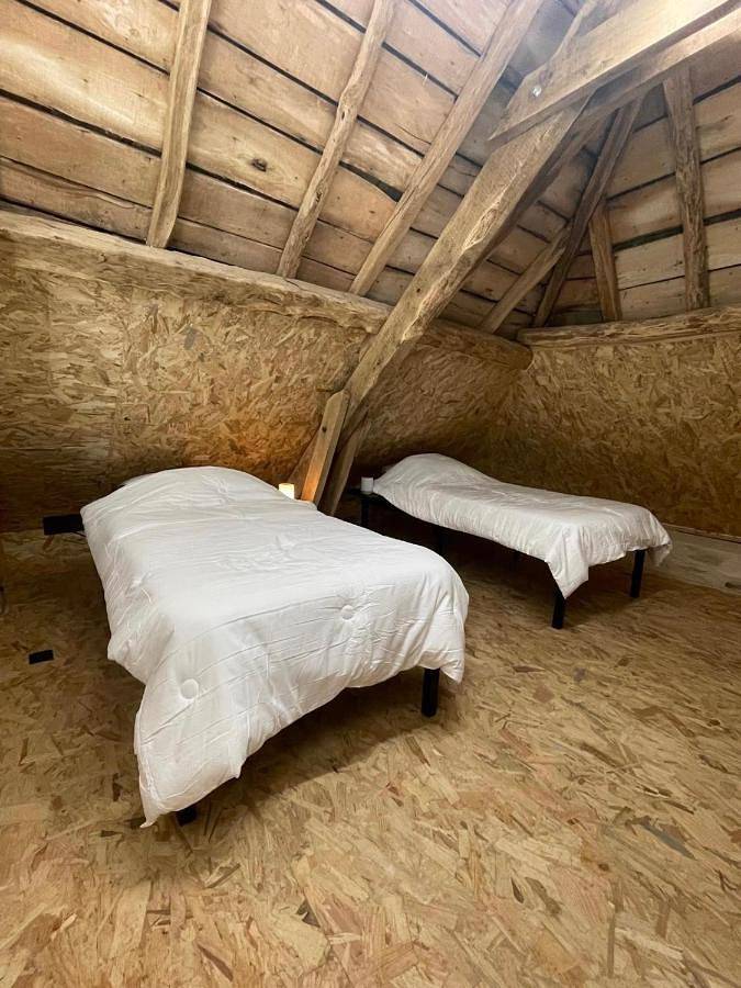 Location de vacances pour 4 personnes, avec piscine ainsi que jardin et jacuzzi à Loze - 3