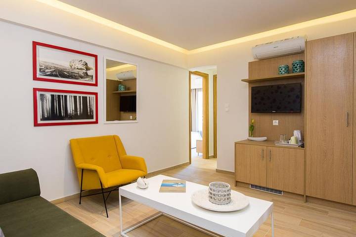 Station pour 4 personnes, avec vue et bassin pour enfant ainsi que jardin et piscine dans Malia - 4