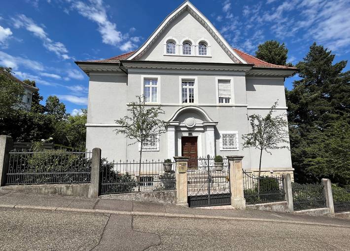 Geheel appartement, Vakantie Appartement "Merkurblick" met Uitzicht op de Bergen, Privé Terras & Wi-Fi in Baden-Baden, Noordelijk Zwarte Woud