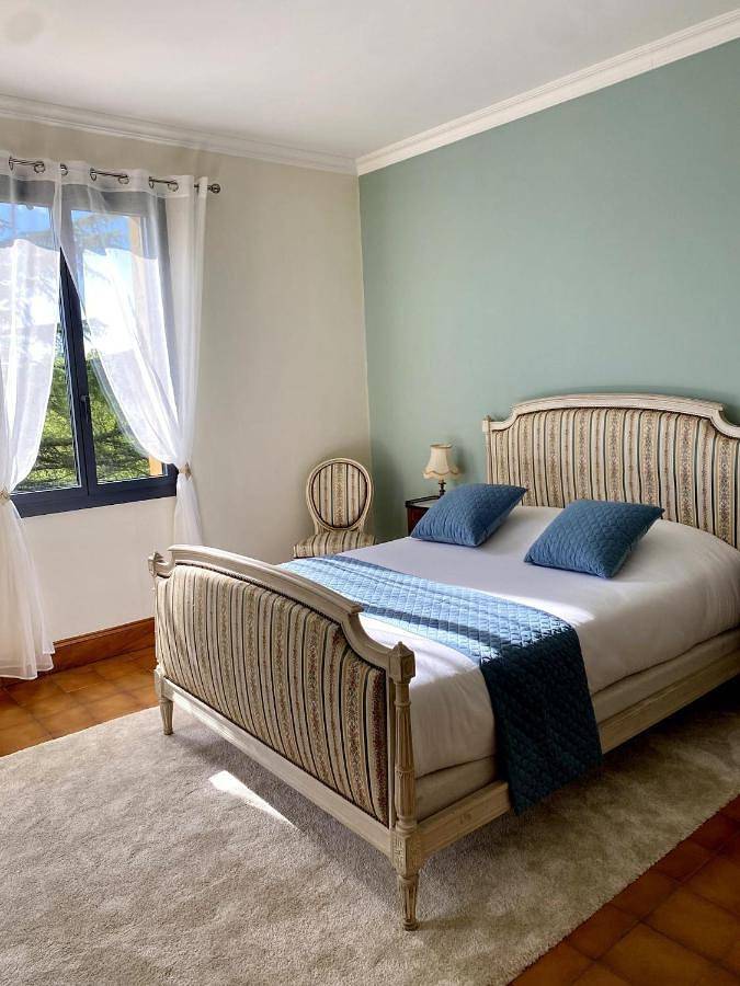 Gîte pour 2 personnes, avec terrasse et piscine ainsi que jardin et vue à Grézels - 4