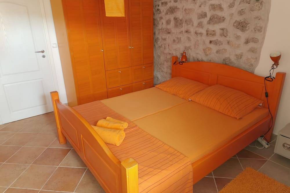 Ganze Wohnung, Ferienwohnung mit Dem privaten Schwimmbad in Kukljica, Insel Ugljan