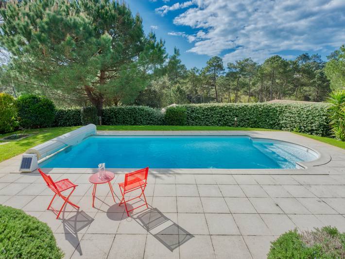 Location de vacances pour 6 personnes, avec piscine ainsi que jardin et terrasse dans Golf de la Méjanne - 2