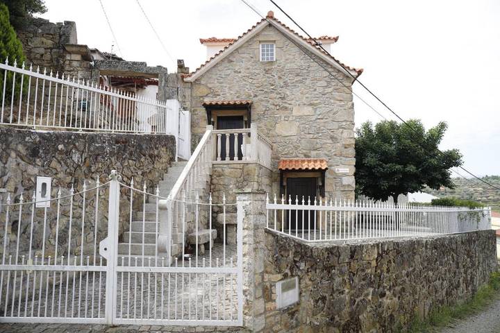 Location de vacances pour 4 personnes, avec jardin et vue dans Tarouca