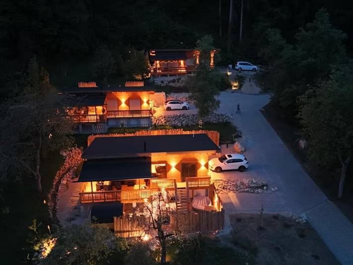 Chalet für 4 Personen, mit Balkon und Whirlpool sowie Sauna in Franken - 2