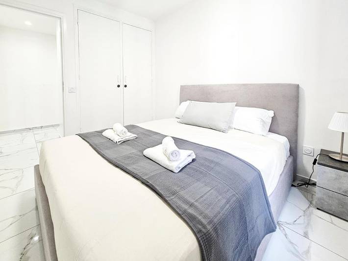 Gîte pour 8 personnes, avec vue et terrasse dans Plage Fabron Bambou Nice - 4