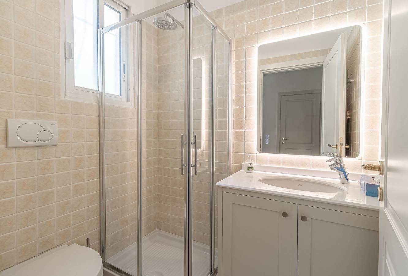 Family Villa-sea view, pool and garden near Monaco in Roquebrune-Cap-Martin, Nizza und Umgebung