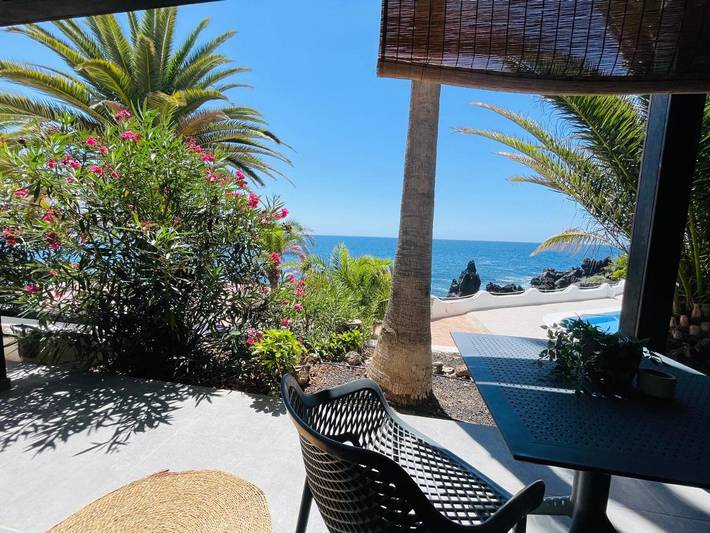Apartamento para 2 personas, con terraza además de vistas y piscina en La Arena