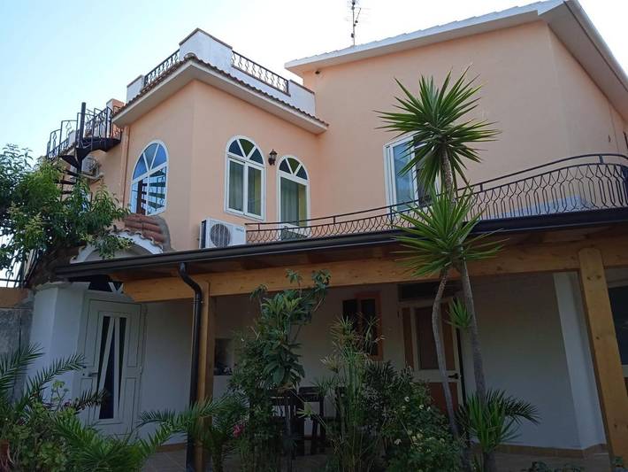B&b per 3 persone, con Terrazza e Giardino nonché Panorama a Rocca Imperiale