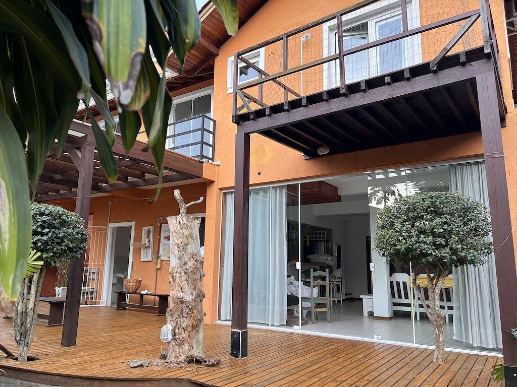 Schönes Haus in der Nähe der Strände im Süden von Florianopolis Insel. privilegierten Platz. in Lagoa da Conceição, Florianópolis