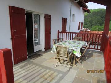 Gîte pour 8 personnes, avec terrasse et jardin à Ainhoa