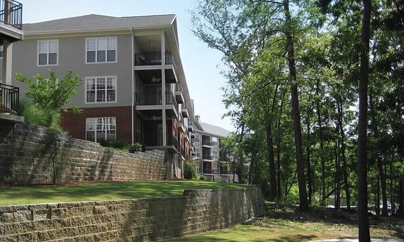 Vacation rental for 6 people, with yard and balcony as well as pool in Lake Marion