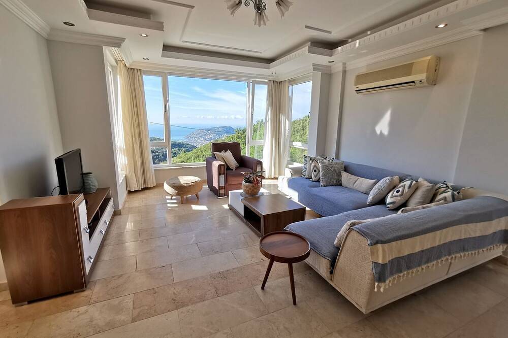 Escape to Alanya: Luxury, & Majestic Views, Alanya Villa 1006 in Alanya, Antalya Province