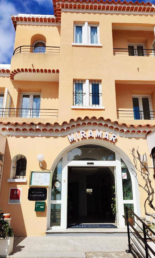 Hôtel pour 2 personnes, avec vue et terrasse dans La Grande Plage (La Ciotat) - 3