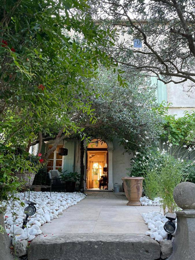Maison d’hôte pour 2 personnes, avec jardin ainsi que piscine et vue dans le Gard - 2