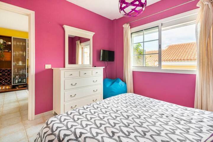 Chambre d’hôte pour 2 personnes, avec terrasse et bassin pour enfant ainsi que piscine et jardin à Arona - 2