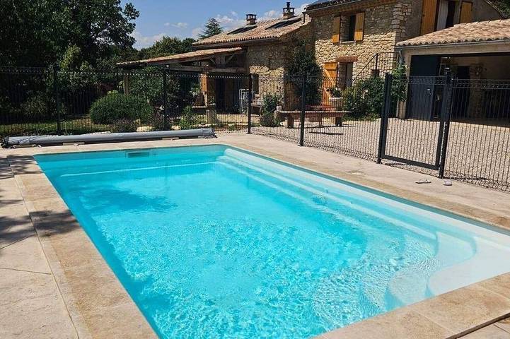 Location de vacances pour 6 personnes, avec balcon et jardin, animaux acceptés à Carsan