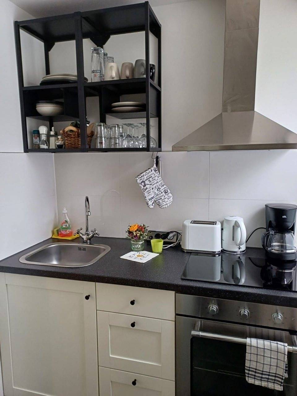 Apartamento vacacional entero, Apartamento de vacaciones para 4 personas con jardín in Königslutter, Región de Brunswick