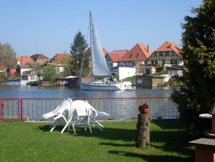 Ferienwohnung für 4 Personen, mit Garten und Seeblick in Malchow