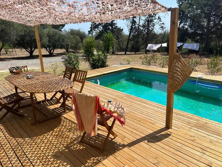 Location de vacances pour 7 personnes, avec terrasse ainsi que vue et piscine à Cers - 4