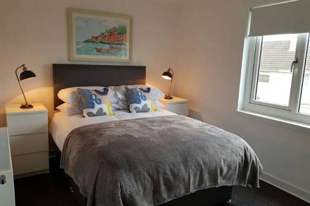 Ganze Wohnung, Komfortable, moderne Unterkunft, nur wenige Gehminuten vom East Kilbride Shopping und 25 Minuten vom Glasgow Centre entfernt. in Ost Kilbride, Süd Lanarkshire