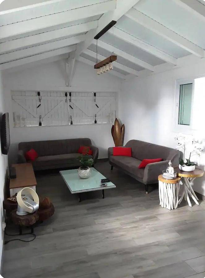 Gîte pour 6 personnes, avec terrasse à Petit-Canal - 4