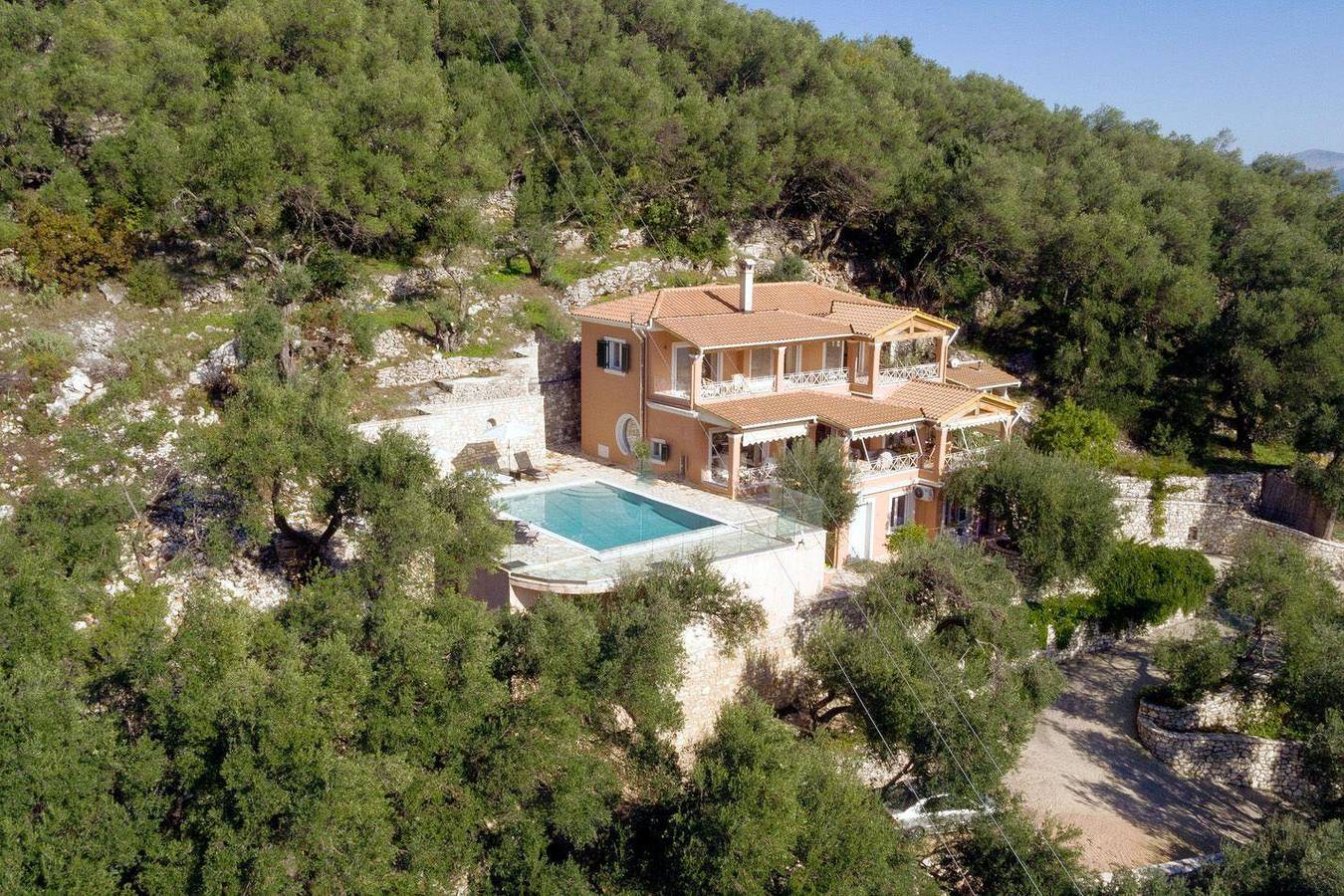 Amazing 3 bedroom villa with stunning sea views in Kentroma, Corfu