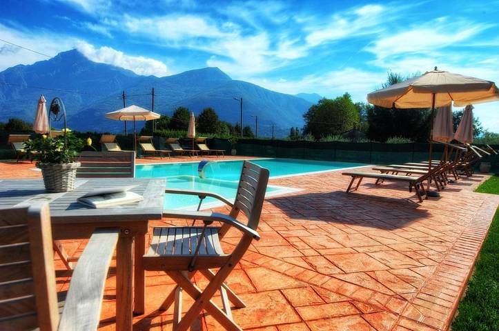 Location de vacances pour 4 personnes, avec vue et jardin ainsi que piscine et bassin pour enfant, animaux acceptés à Gravedona - 4