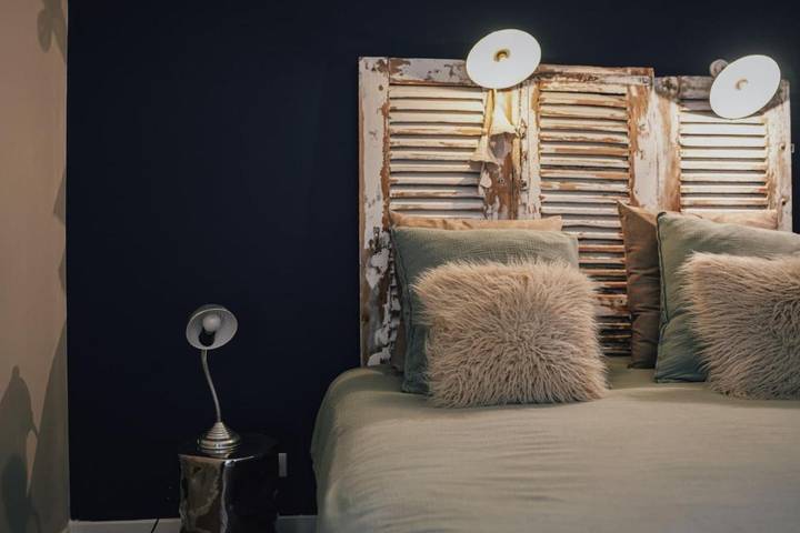 Location de vacances pour 3 personnes, avec terrasse ainsi que vue et jardin à Saint-Maixent-l'École - 2