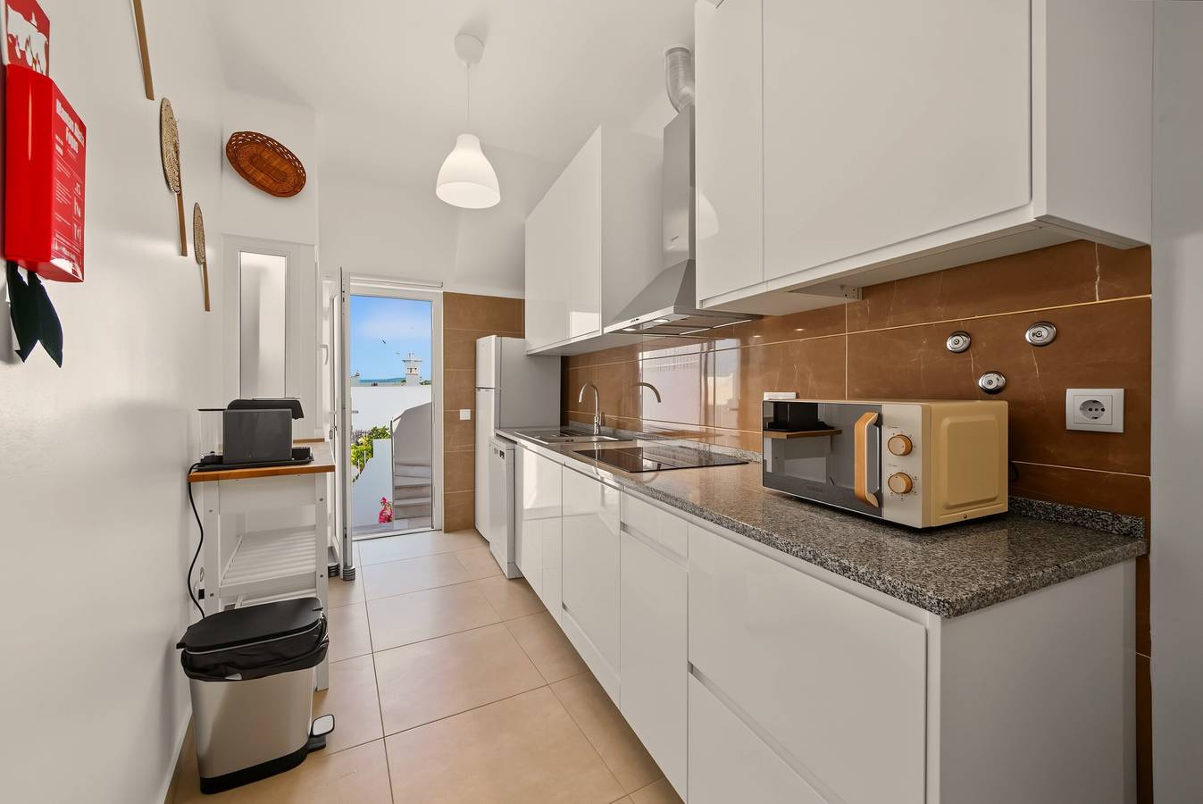 Holiday Home 'A Casa Da Velha' with Private Terrace, Wi-Fi and Air Conditioning in Alvor, Faro District
