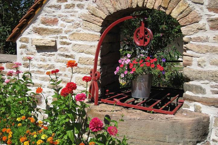 Location de vacances pour 6 personnes, avec terrasse et jardin à Nanton