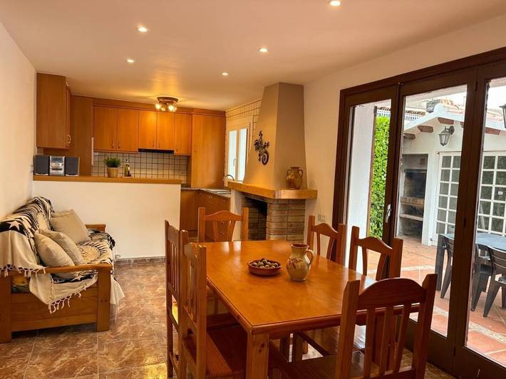 Casa rural para 8 personas, con Balcón además de Terraza y Piscina en Roda de Bará - 3