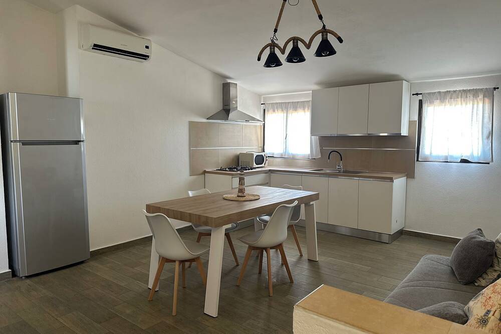Ganze Wohnung, La Caletta Comfort | Wi-Fi, AC, Parking in La Caletta, Posada