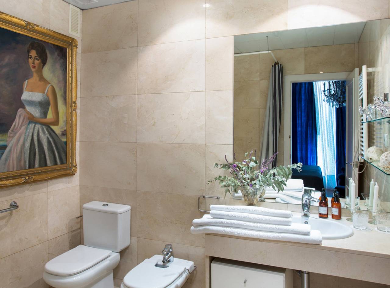 Entire apartment, Luxury Apartment by Bcn Rambla Catalunya Apartment in Barcelona Centre, Barcelona