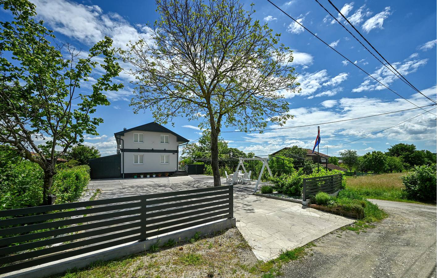 Reizende 2-Zimmer-Wohnung mit Pool, Terrasse und WLAN in Koprivnica-Krizevci