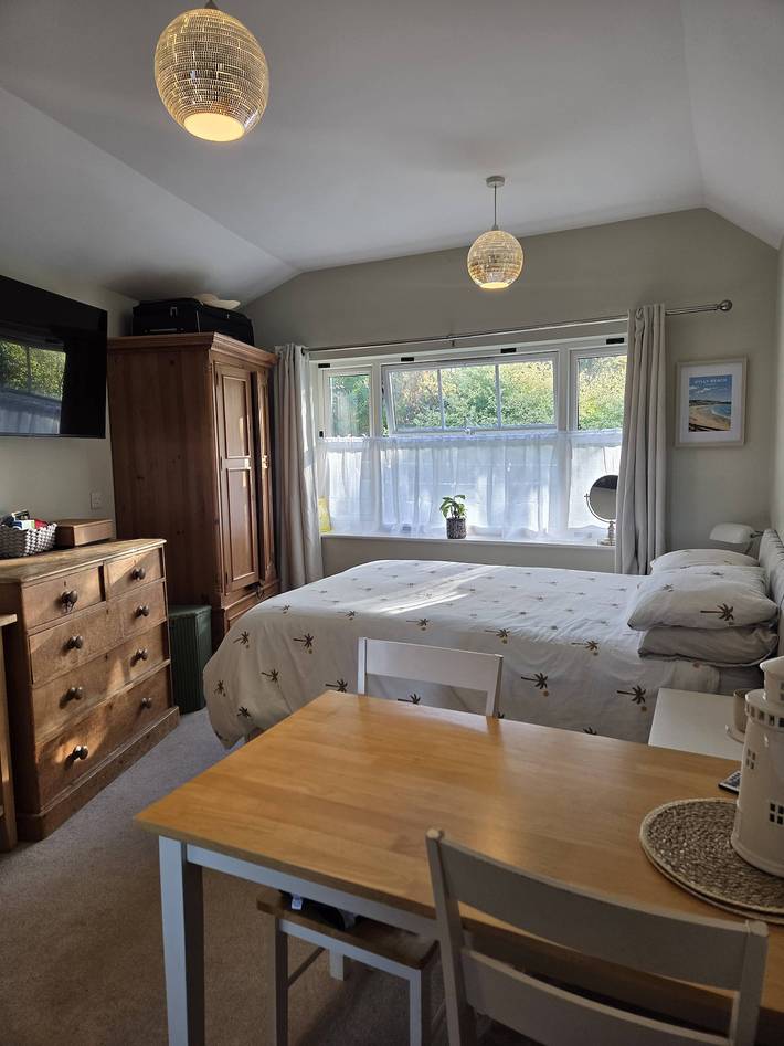 Vacation rental for 2 people, with Terrace and Yard in Bristol