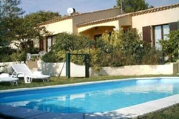 Gîte pour 4 personnes, avec jardin et terrasse à Aurons