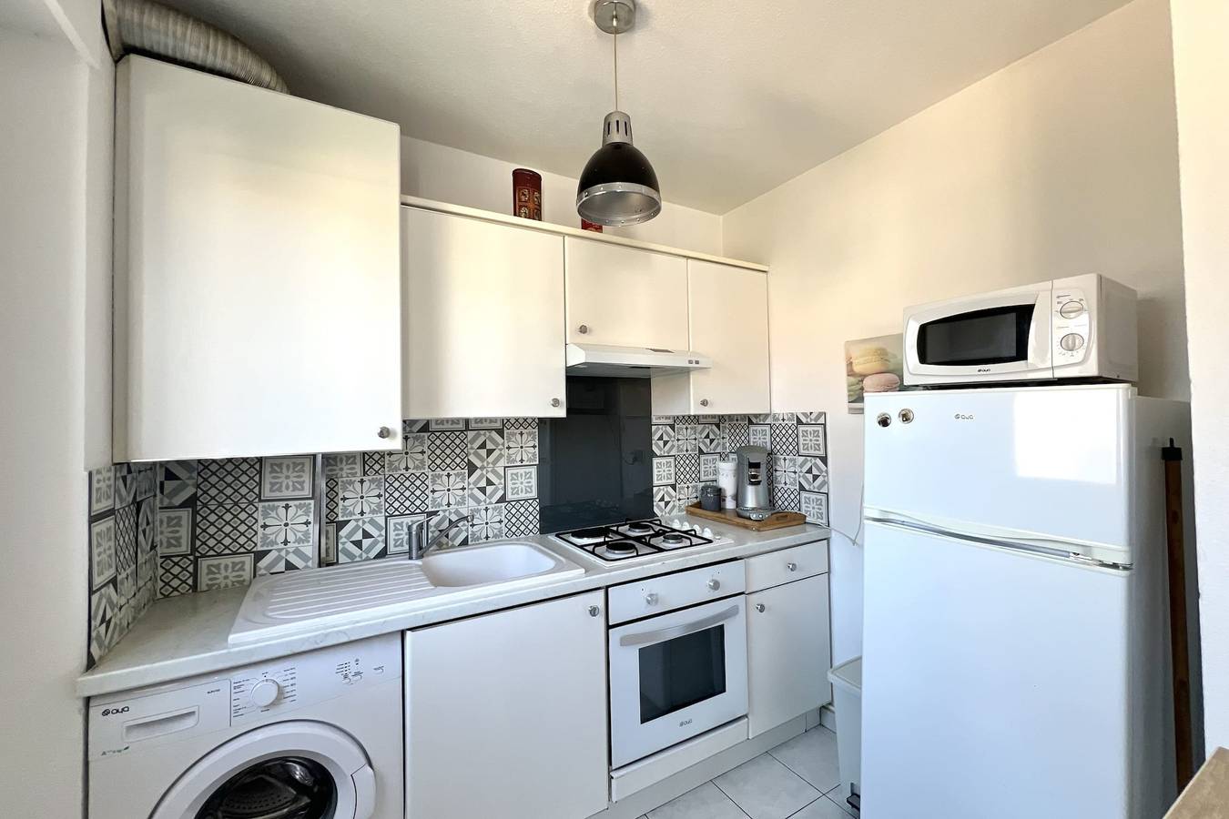 Appartement entier, Appart Lumineux à Golfe-Juan, parking & plages in Golfe-Juan, Vallauris