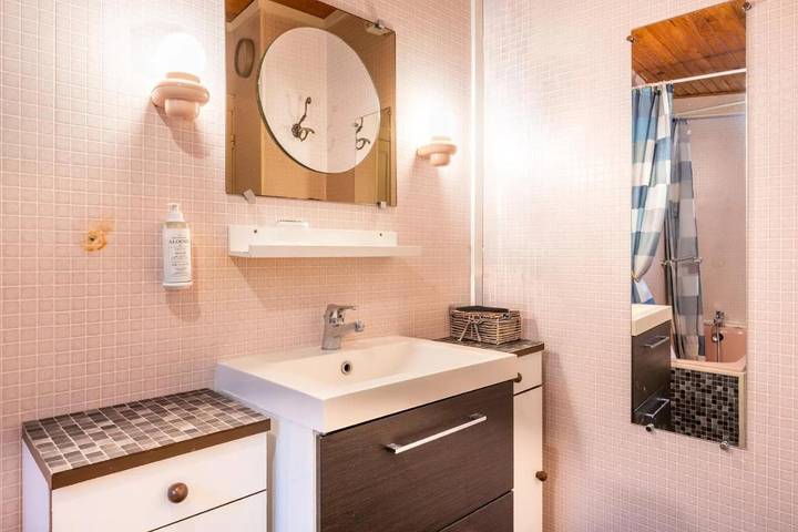 Location de vacances pour 9 personnes, avec terrasse, animaux acceptés à Montournais - 2