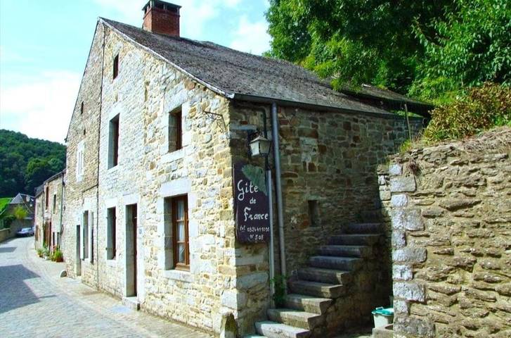 Location de vacances pour 4 personnes, avec terrasse, animaux acceptés à Hierges - 3