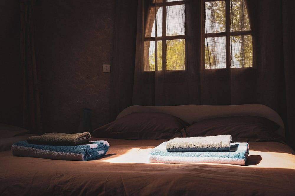 Charming manor house (30 people) with rooftop, reception room & landscaped grounds in Toutainville, Bernay region