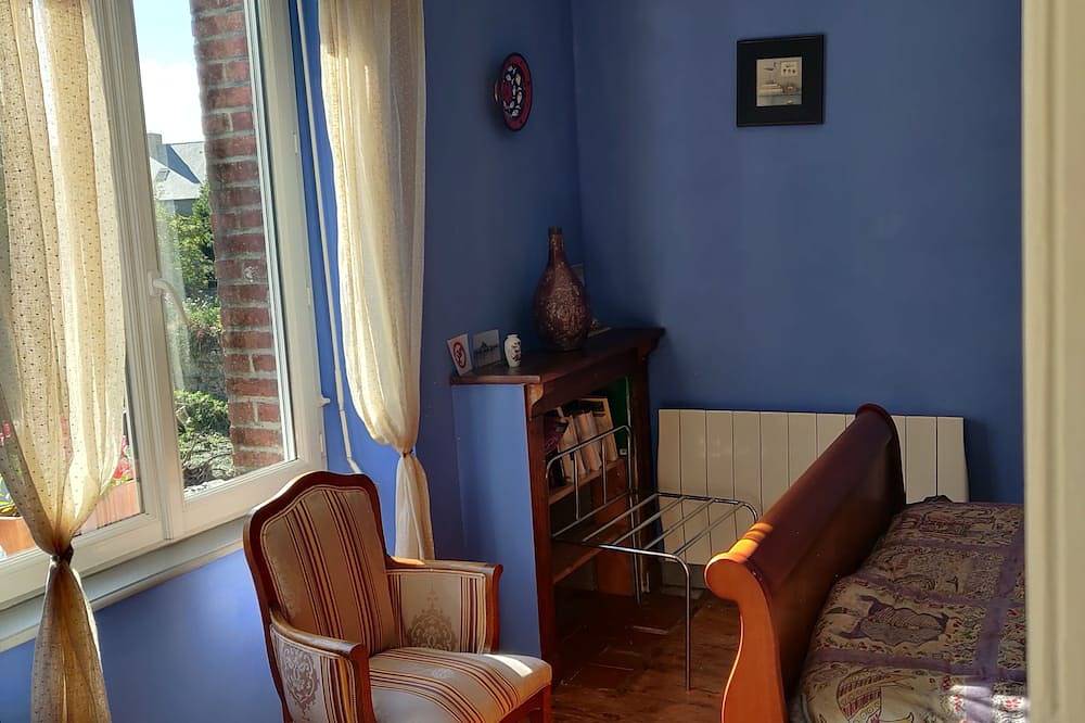 Gîte Mell : dans la Baie du Mont St Michel avec jardin in Genêts, Baie du Mont-Saint-Michel