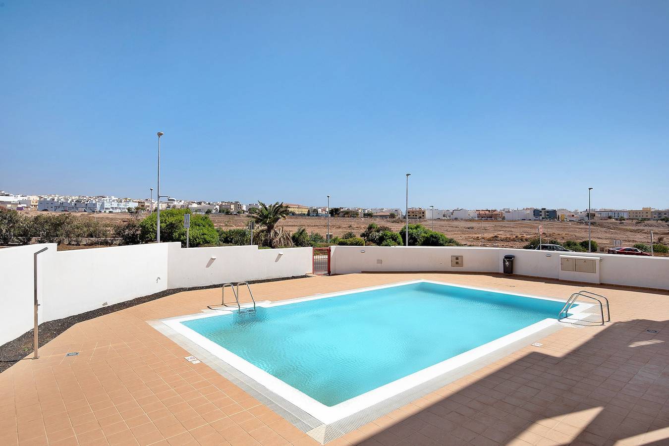 Apartamento entero, Apartamento de vacaciones 'Lancelot' con piscina compartida y Wi-Fi in Barrio Buenavista, Puerto del Rosario