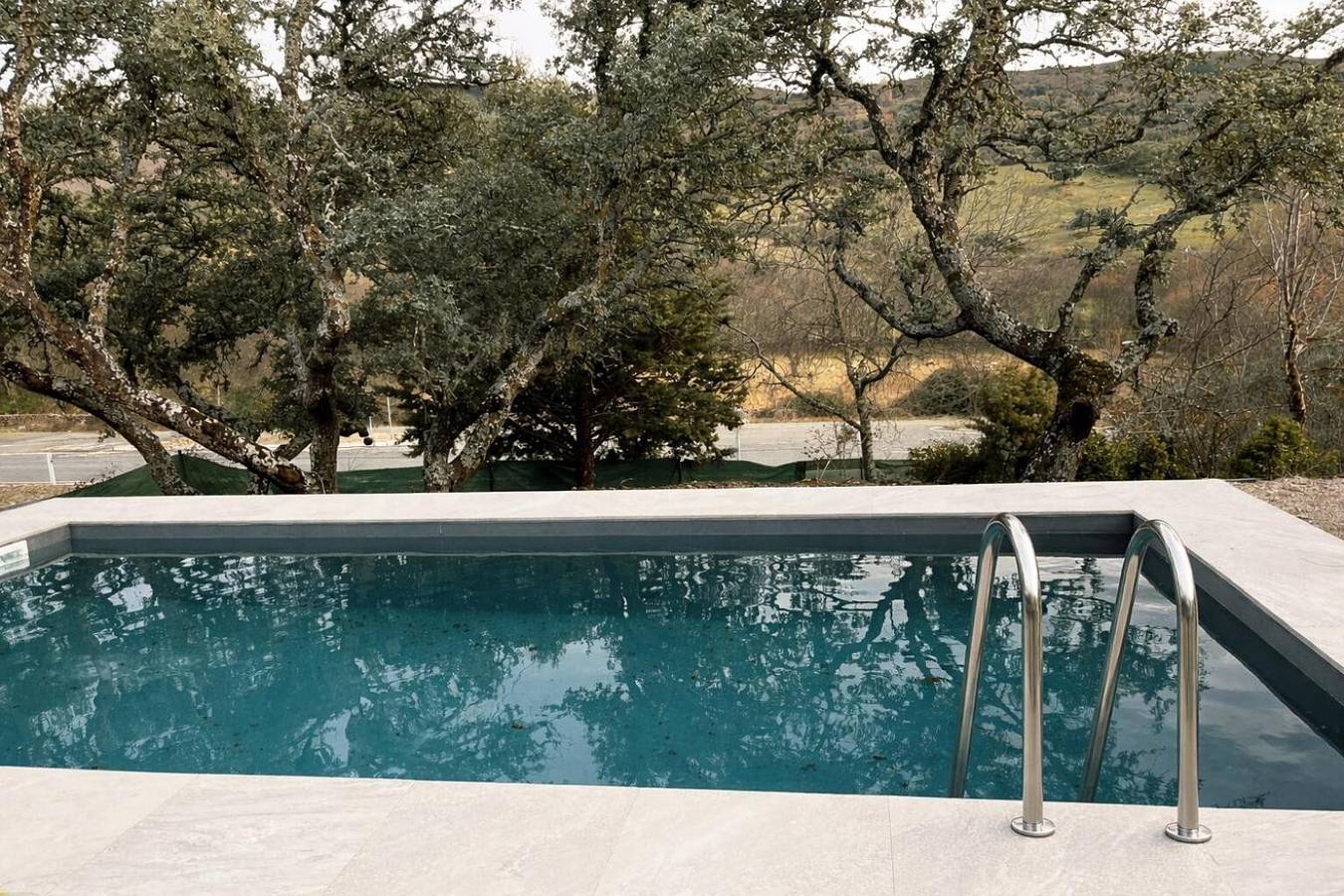 Casa rural con piscina, jardín amplio y chimenea – Acceso fácil "Casa Cruce de los molinos" in La Aldehuela, Provincia de Ávila