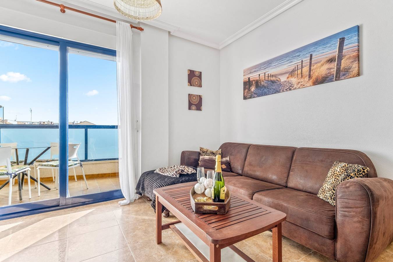 Apartamento entero, Apartamento 'Mandarín Playamarina 2' con piscina compartida, Wi-Fi y aire acondicionado in Orihuela, Costa Blanca