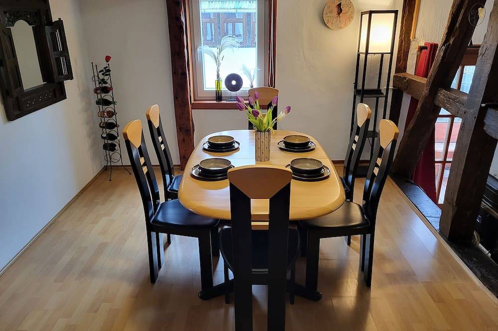 Ganze Wohnung, Geräumige Ferienwohnung mit 2 Schlafzimmern, Terasse, Silbersee in der Nähe in Frielendorf, Knüllgebirge